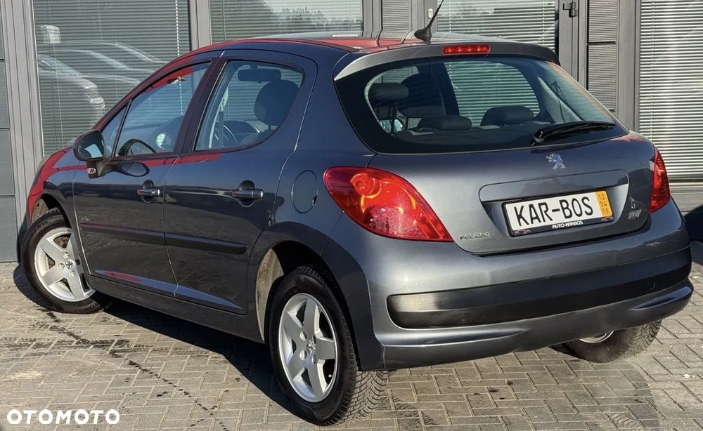 Peugeot 207 - 6
