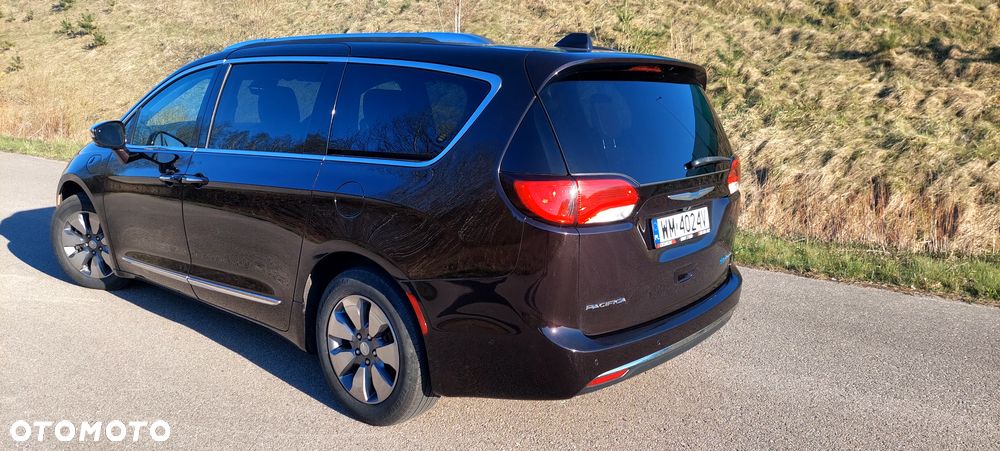 Chrysler Pacifica - 3