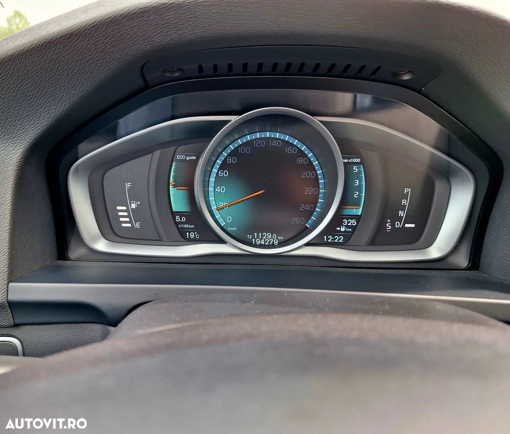 Volvo V60 D4 Geartronic Momentum - 24