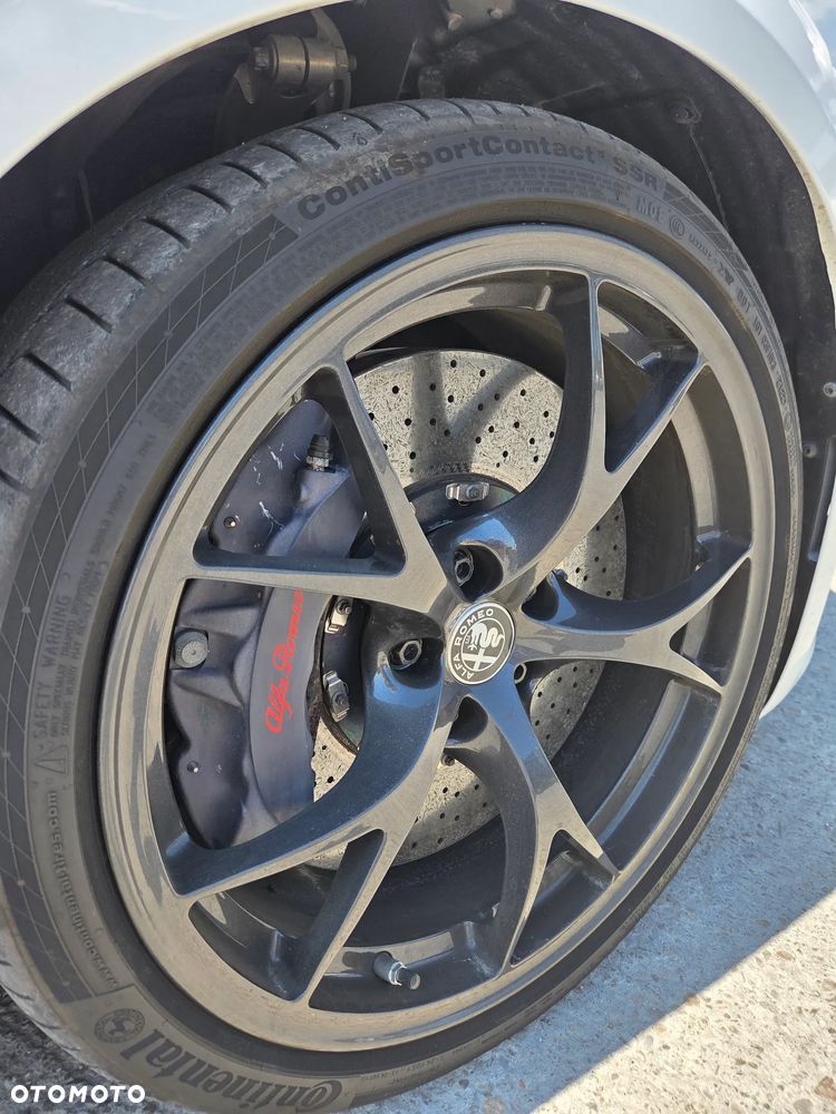 Alfa Romeo Giulia 2.9 Bi Turbo V6 Quadrifoglio - 12