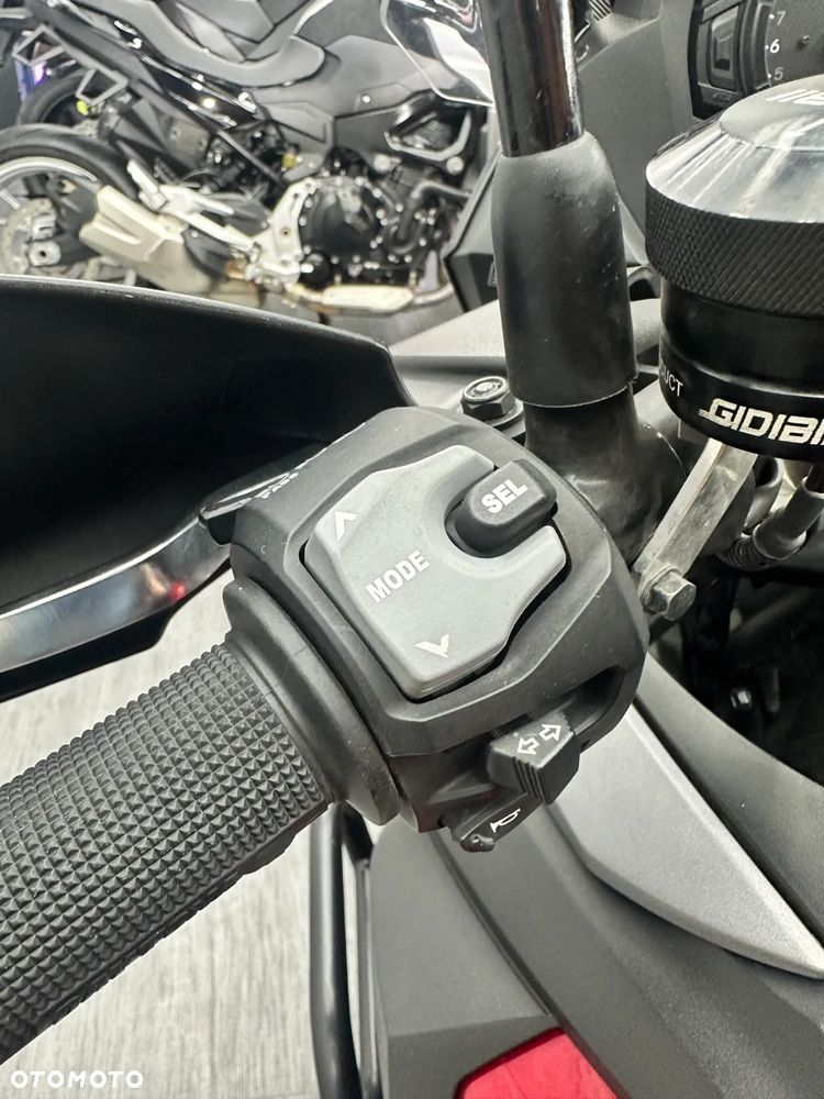 Suzuki V-STROM - 34