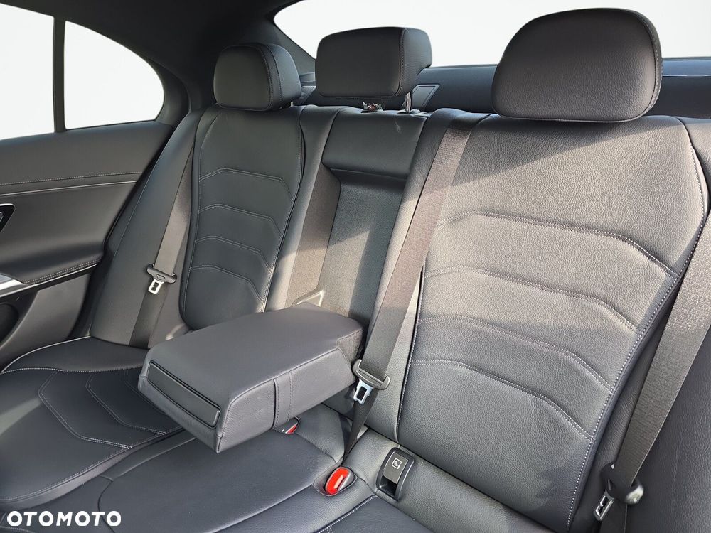 Mercedes-Benz Klasa E - 13