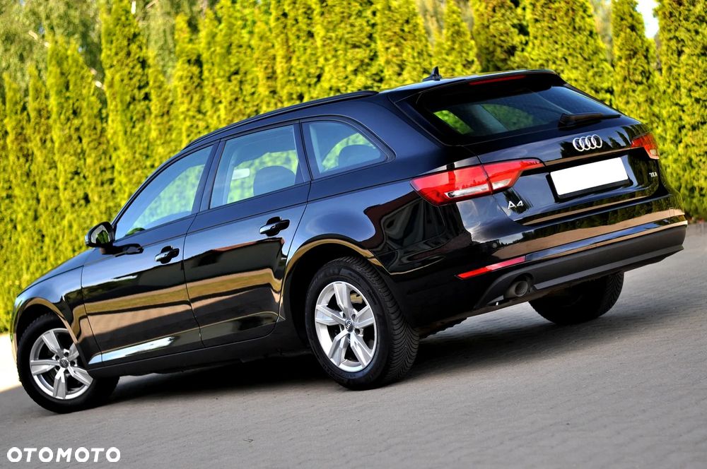 Audi A4 Avant 2.0 TDI Design - 11
