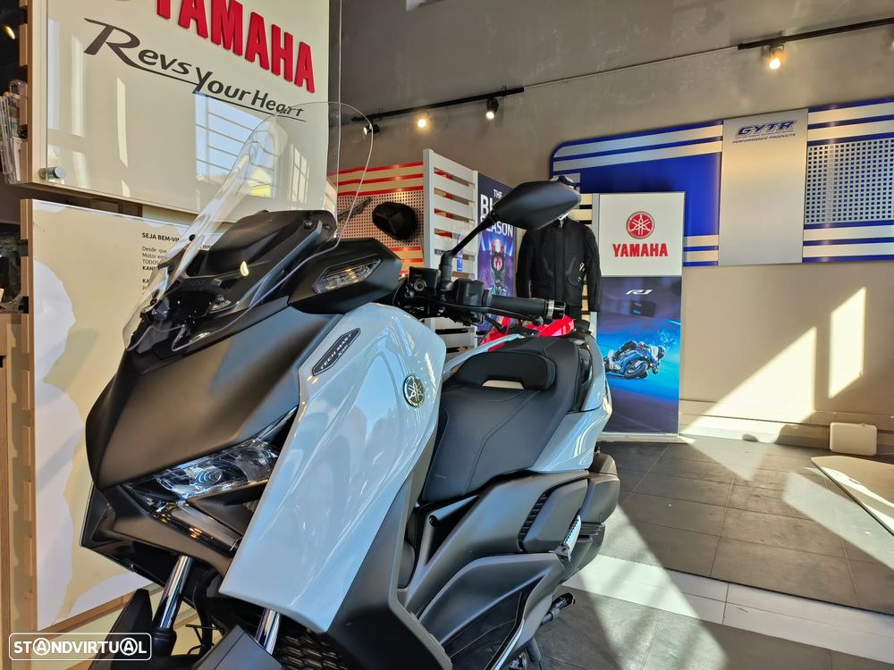 Yamaha X-Max 300 Techmax+ - 6