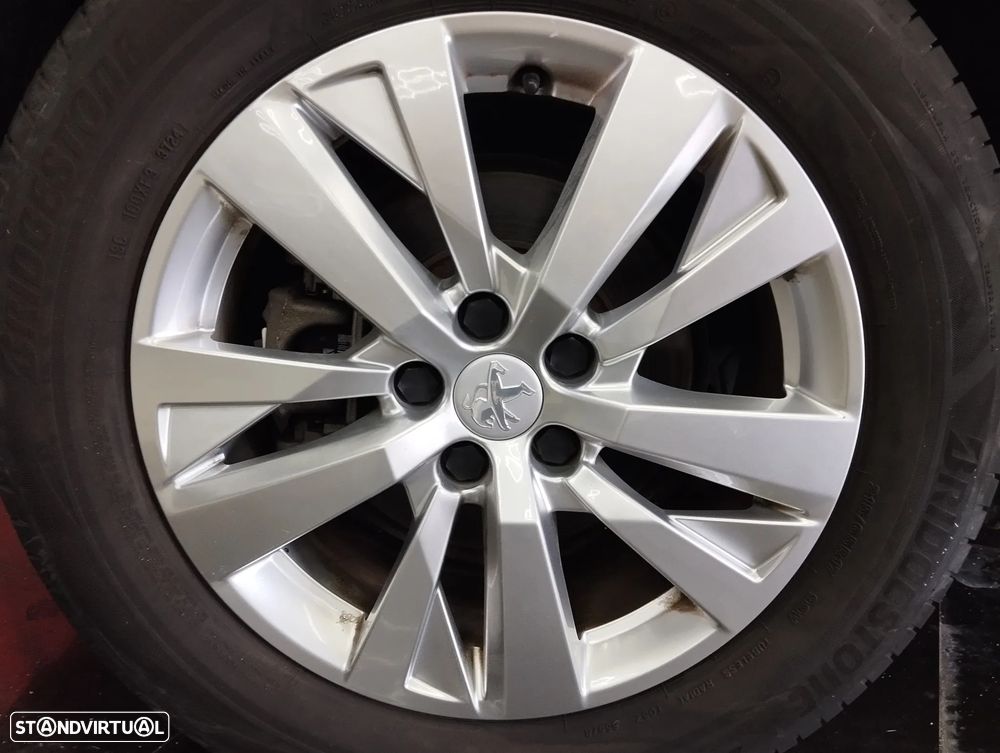 Peugeot 3008 1.5 BlueHDi Active Pack EAT8 - 10