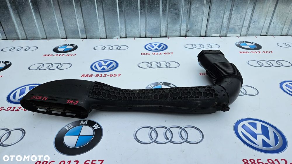 Mercedes C Klasa W205 180 200 1.8 2.0 CGI Dolot powietrza Rura Kierownica Wlot powietrza A2740901000 - 2