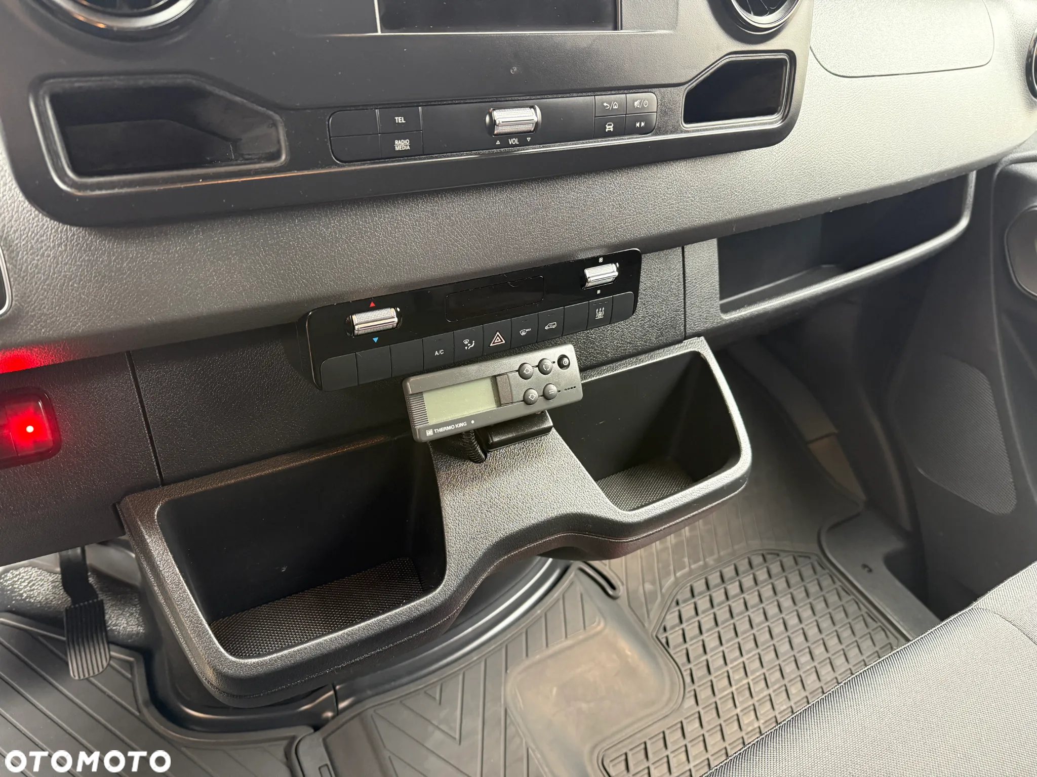 Mercedes-Benz Sprinter 3,0 Chłodnia Mroźnia Winda - 25