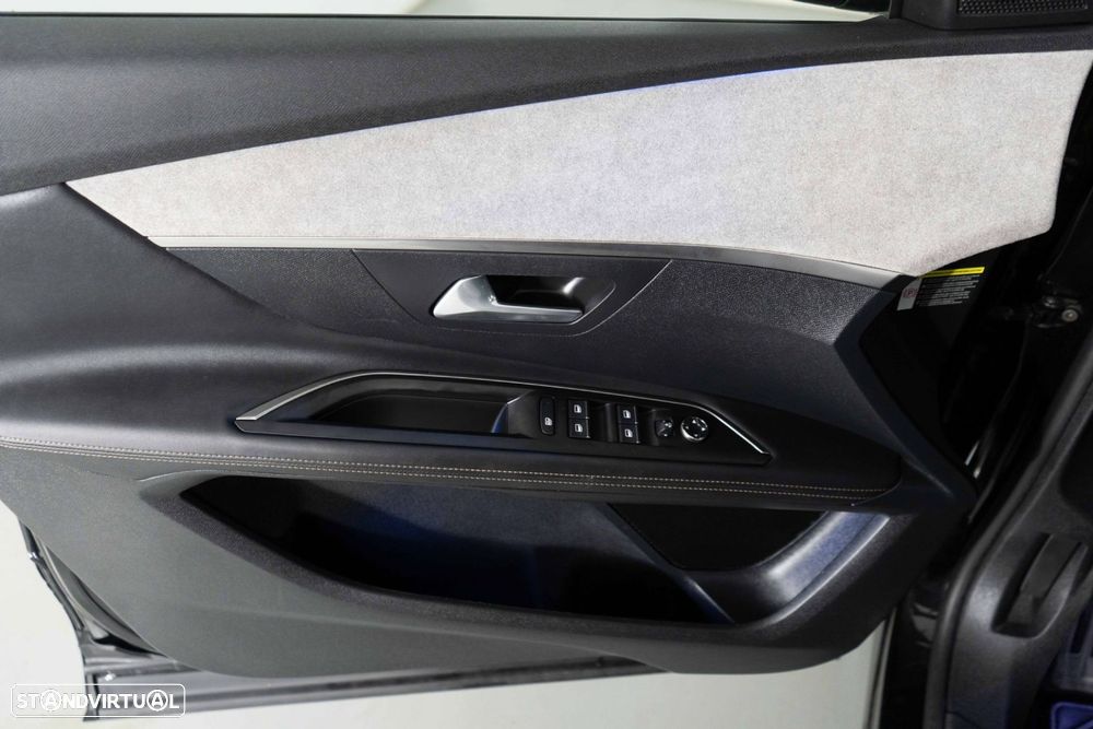 Peugeot 3008 1.6 Hybrid4 GT e-EAT8 - 21