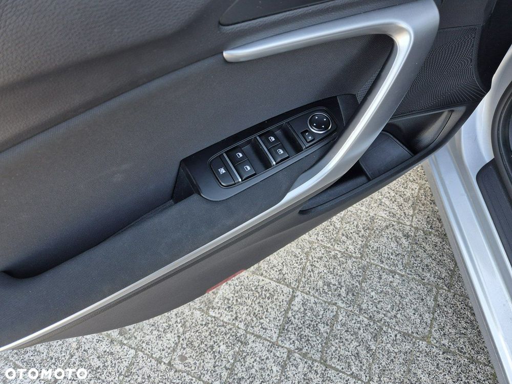 Kia Ceed - 10