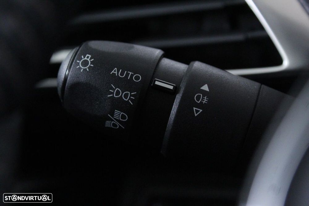 Peugeot 3008 1.5 BlueHDi Active Pack - 24