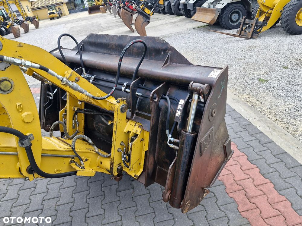 Caterpillar 906 - 13