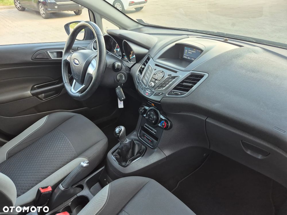 Ford Fiesta 1.25 Titanium X - 27