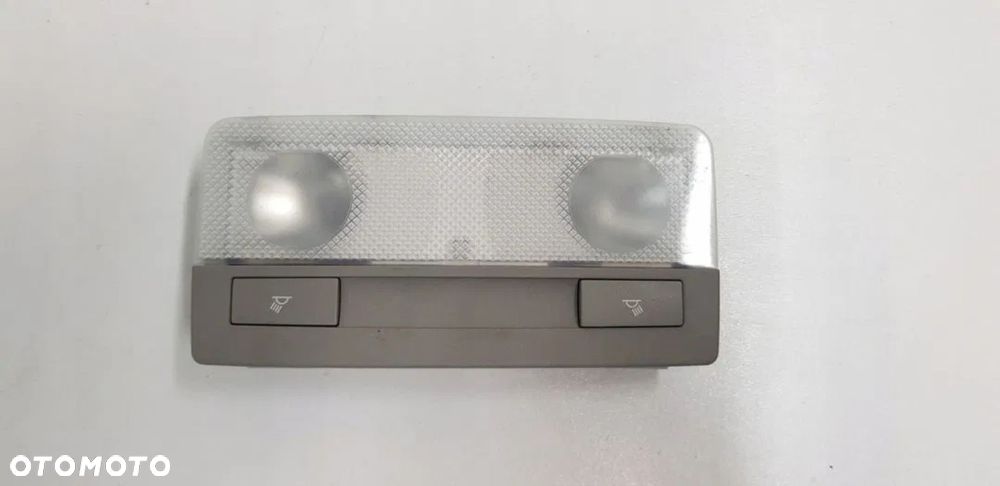 LAMPKA PODSUFITKI OŚWIETLENIE KABINY ASTRA IV J - 1