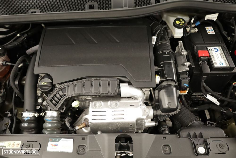 Peugeot 2008 1.2 PureTech Allure EAT8 - 22