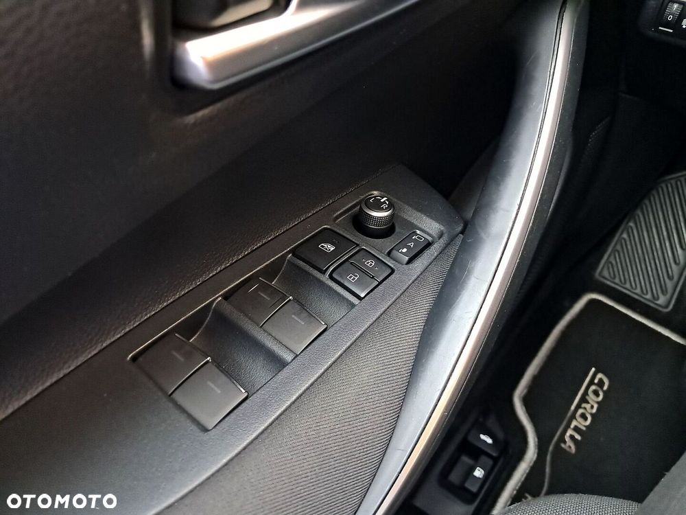 Toyota Corolla 1.8 Hybrid Comfort - 16
