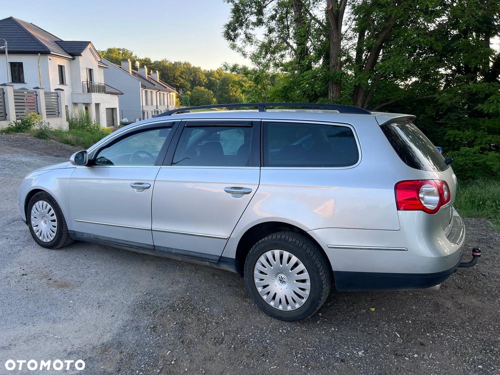 Volkswagen Passat 2.0 TDI DSG Trendline - 5