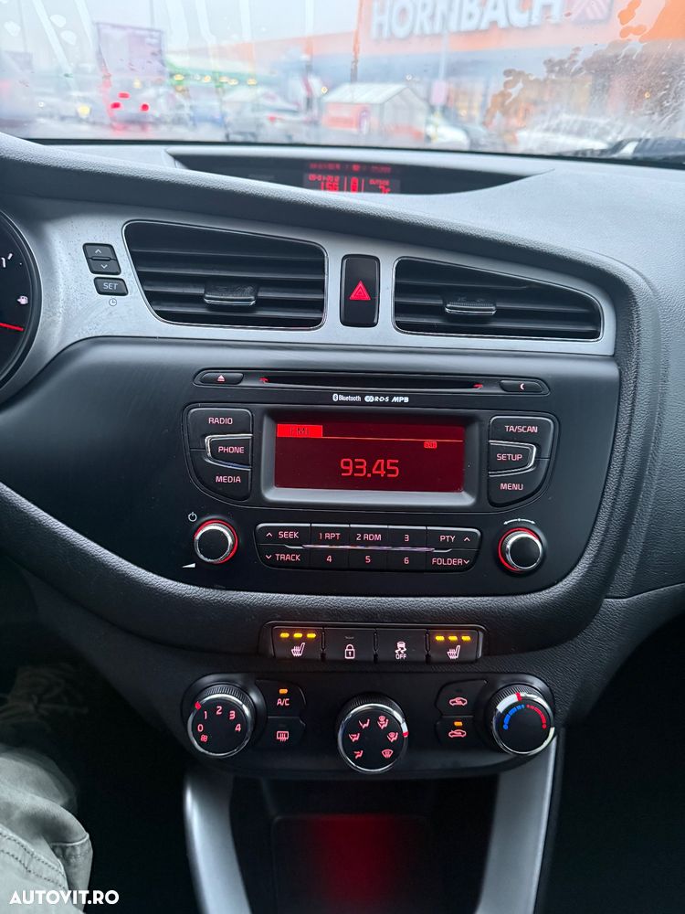 Kia Ceed 1.4 CRDi 90 SW Vision - 14