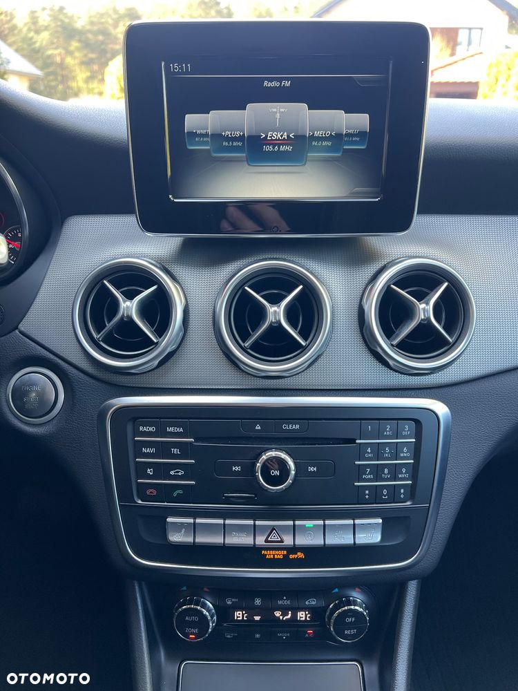 Mercedes-Benz GLA 200 7G-DCT AMG Line - 33