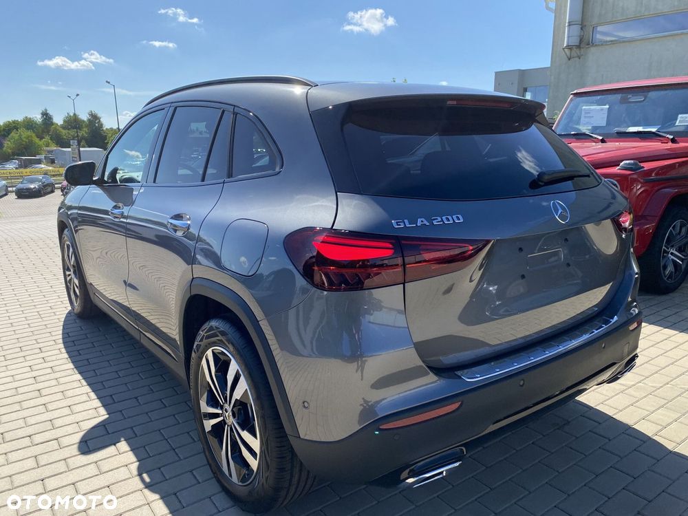 Mercedes-Benz GLA - 2