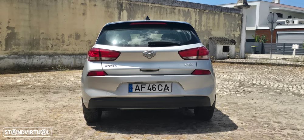 Hyundai i30 blue 1.4 - 9
