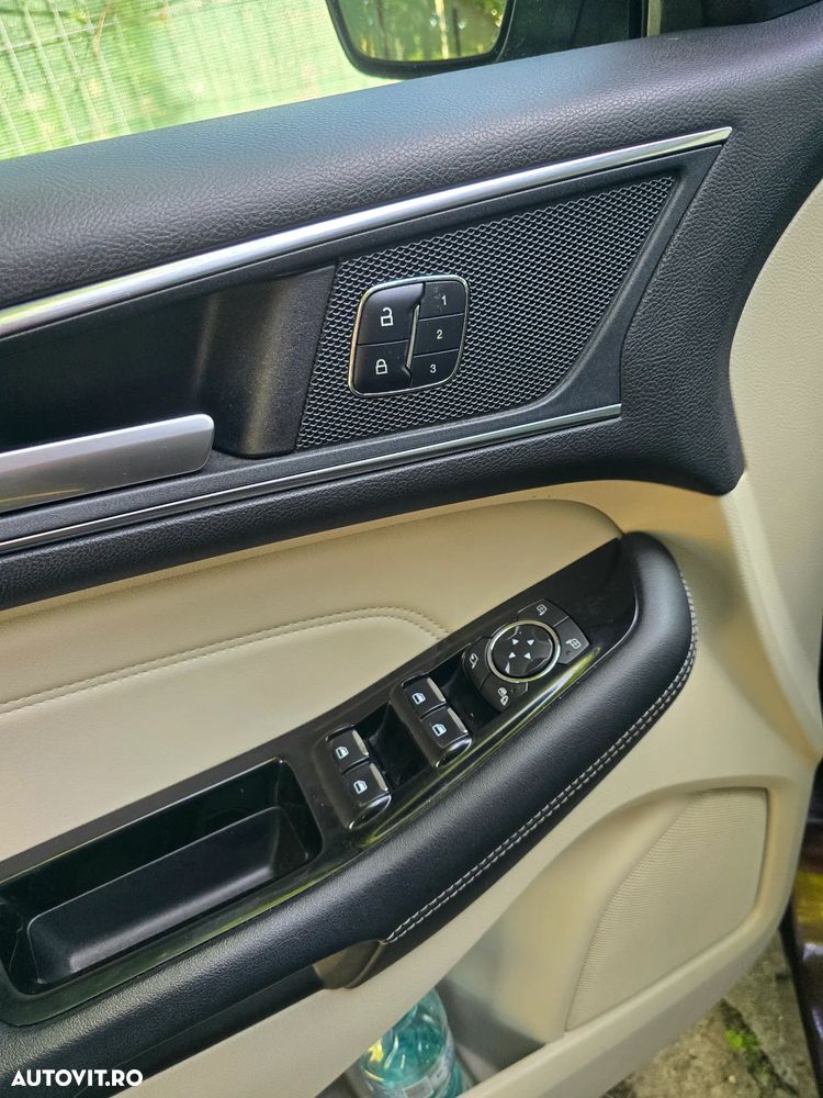 Ford Edge 2.0 TDCi Powershift Titanium - 11
