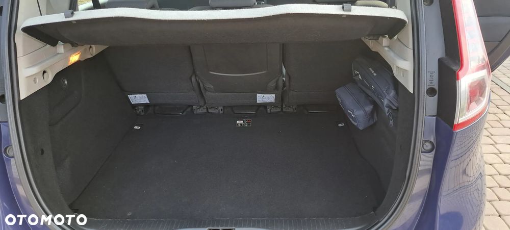 Renault Scenic 1.6 16V 110 Authentique - 11
