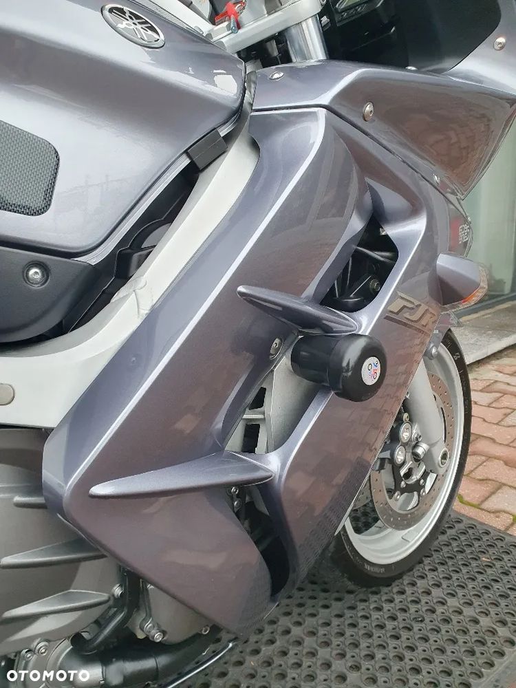 Yamaha FJR - 25