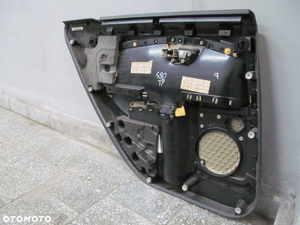 VOLVO S80 II V70 06-13 TAPICERKA BOCZEK DRZWI SKORA TYL PRAWY 8686855 - 8