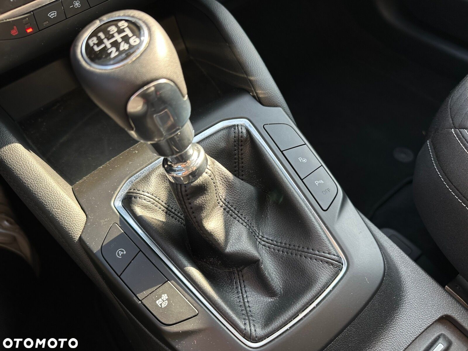 Ford Kuga 1.5 EcoBoost FWD Titanium - 31
