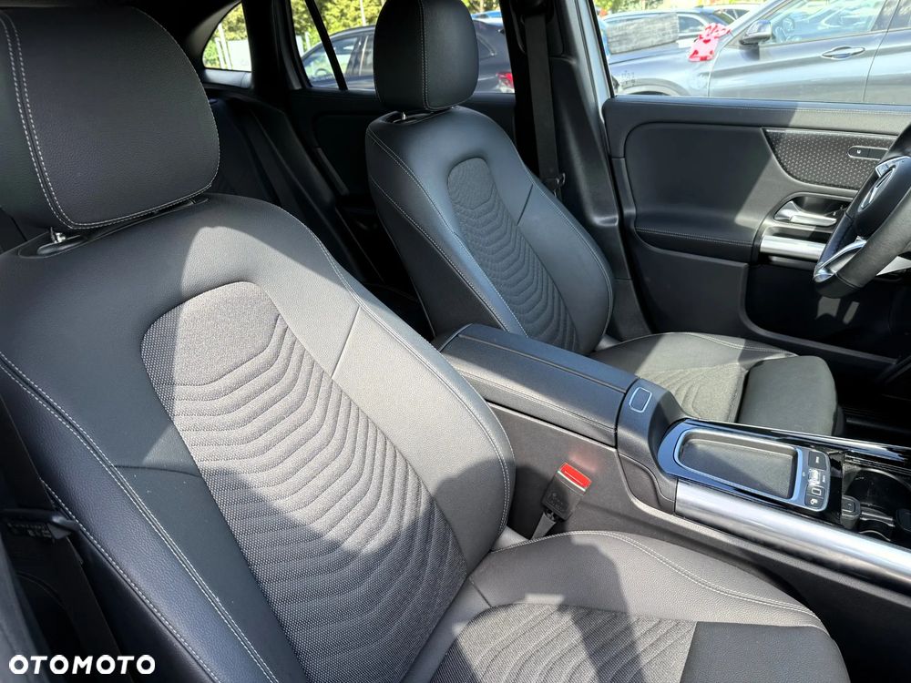 Mercedes-Benz GLA 220 4Matic 8G-DCT Special Edition - 12