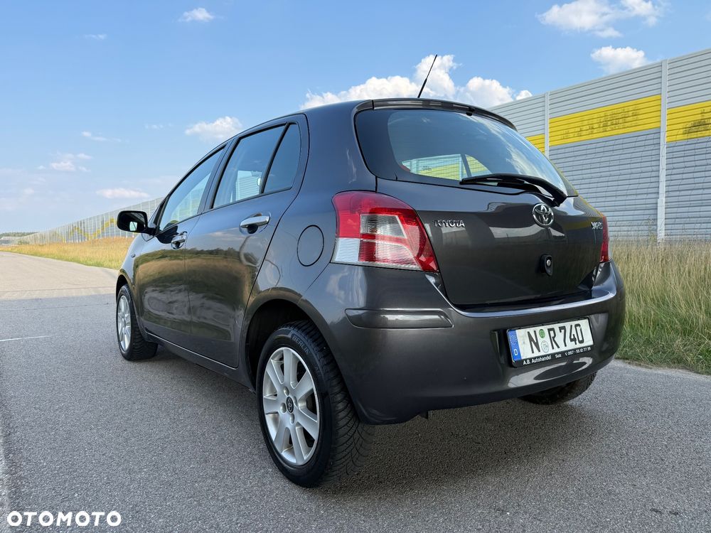 Toyota Yaris 1.33 2010 - 15