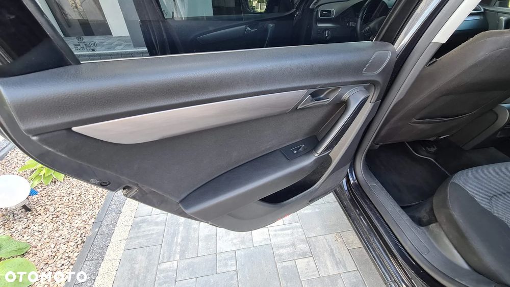 Volkswagen Passat 2.0 TDI Comfortline - 22