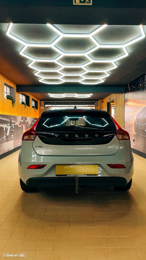 Volvo V40 D2 Summum - 17