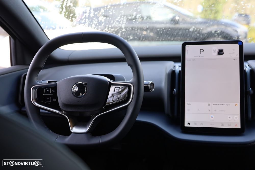 Volvo EX30 69 kWh Single Motor Extended Range Black Edition - 17