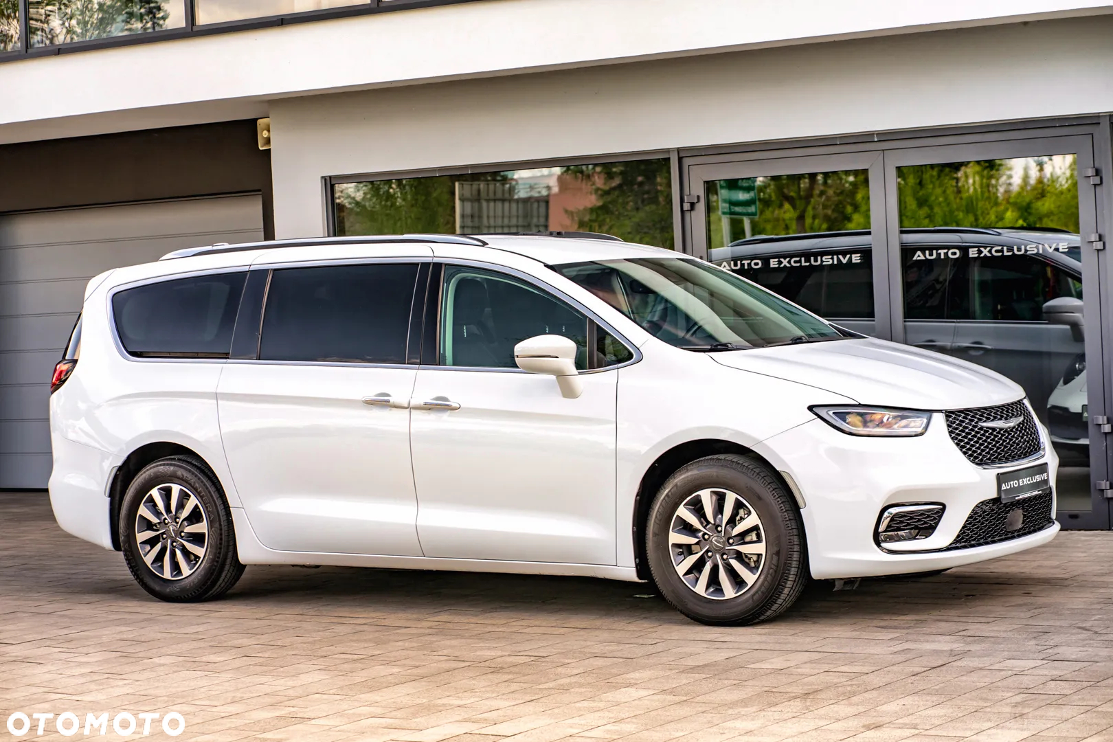 Chrysler Pacifica - 17