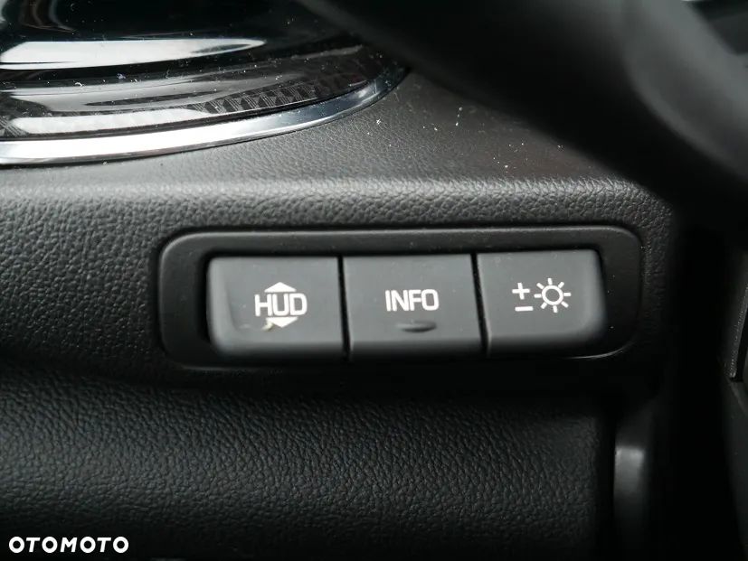 Opel Insignia 1.5 T Exclusive S&S - 24