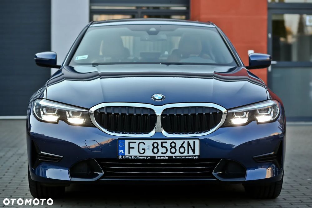 BMW Seria 3 330e xDrive M Sport - 1