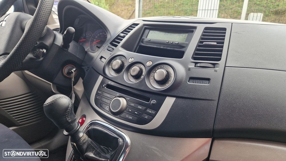 Mitsubishi Grandis 2.0 DI-D Instyle FPF - 19