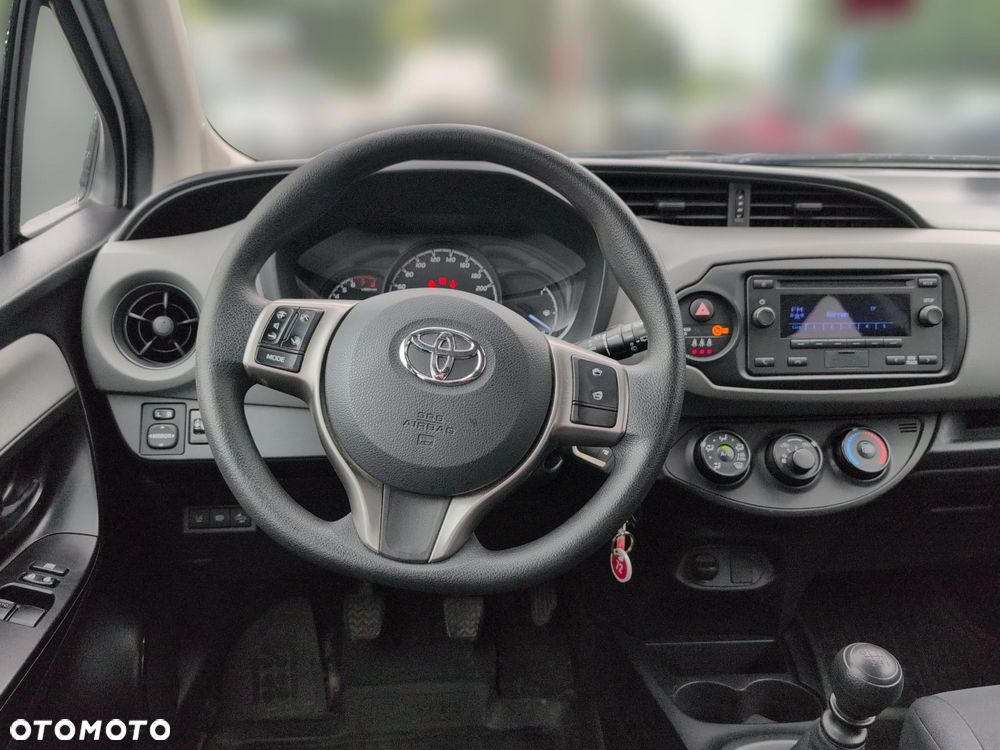 Toyota Yaris - 12