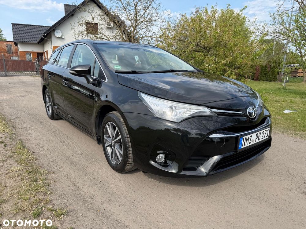 Toyota Avensis 1.8 Premium EU5 - 25