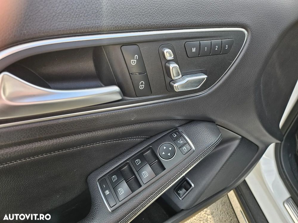 Mercedes-Benz GLA 220 d 4MATIC 7G-DCT AMG Line - 19