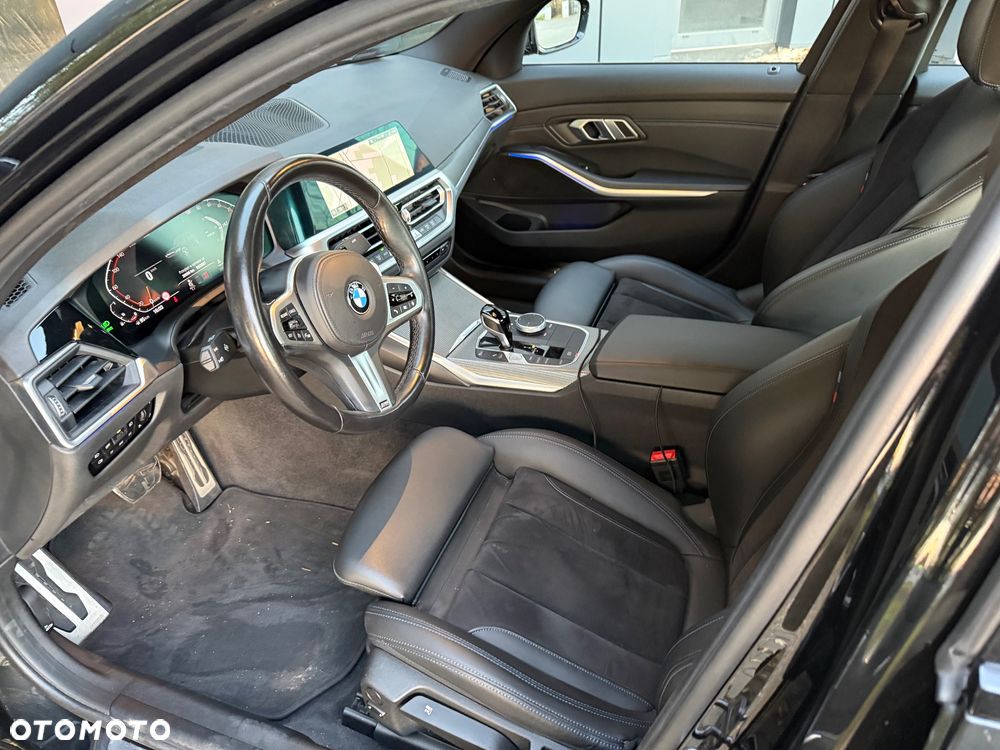 BMW Seria 3 320i M Sport Sport - 34