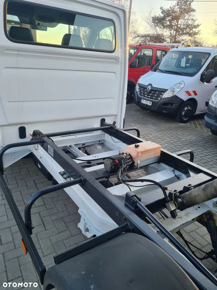 Volkswagen Crafter - 13