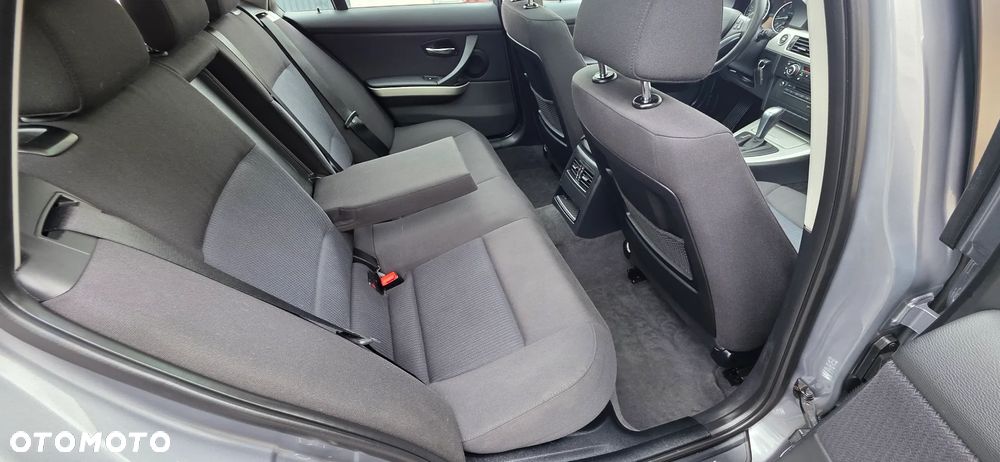 BMW Seria 3 318i Edition Exclusive - 21