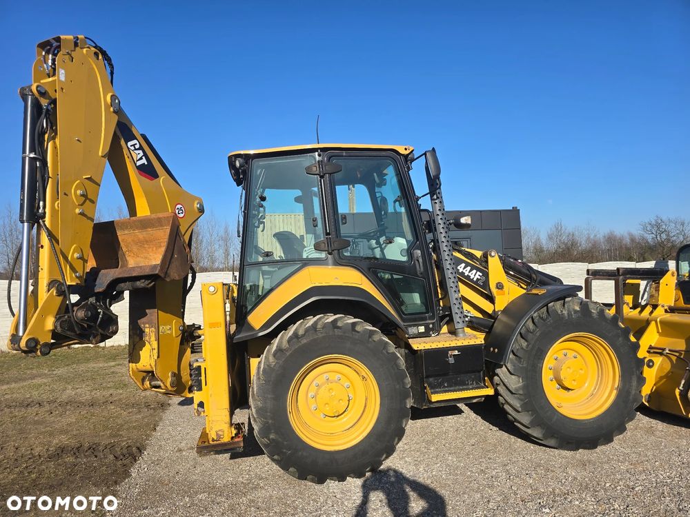 Caterpillar - 13
