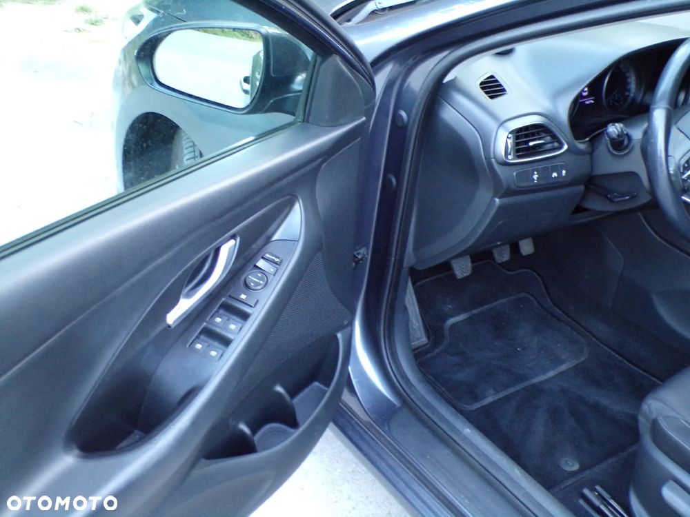 Hyundai i30 1.6 CRDI Intro Edition - 21