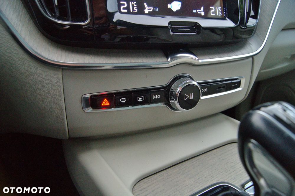 Volvo XC 60 T5 AWD Geartronic Inscription - 32