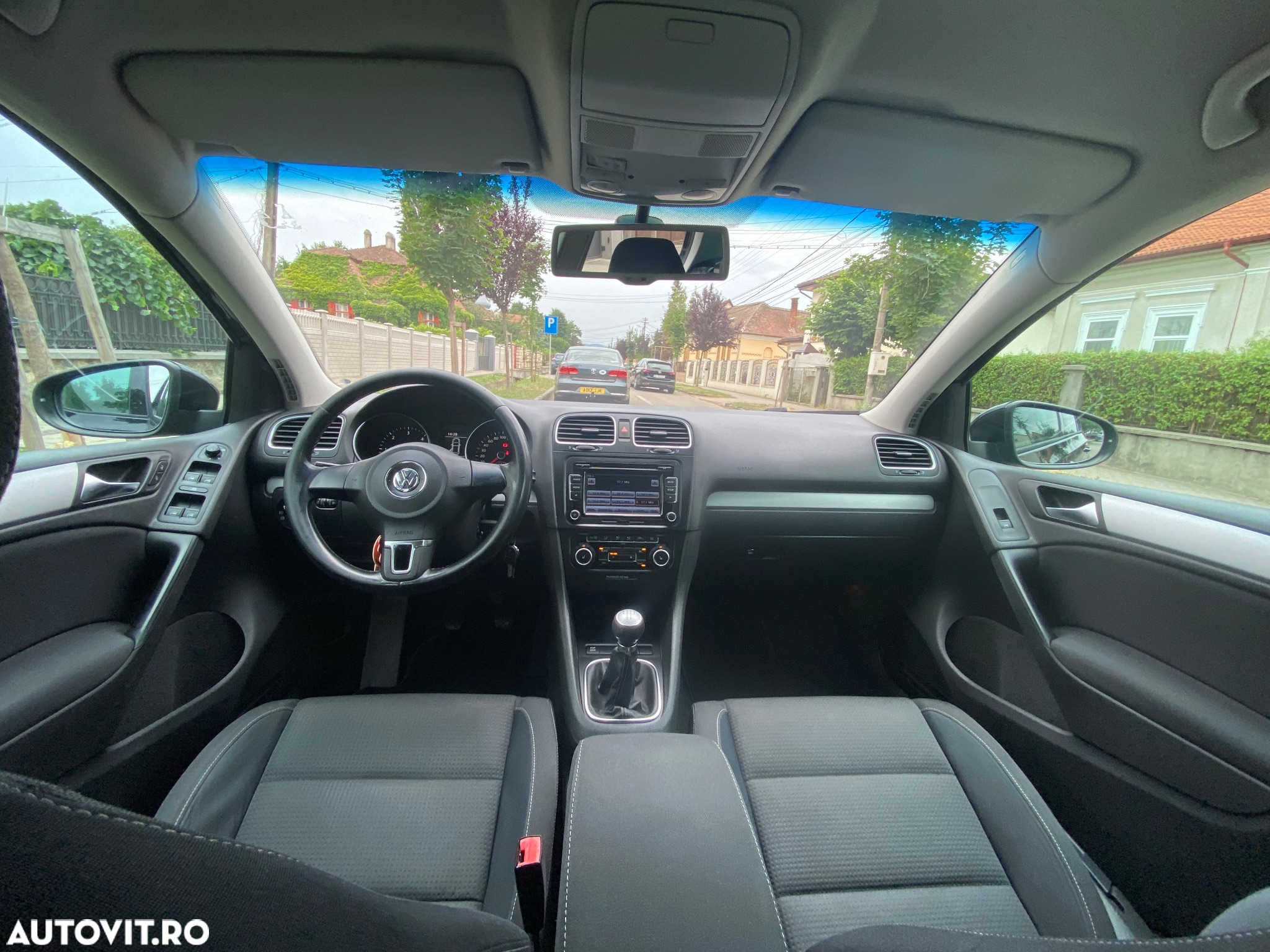 Volkswagen Golf 1.6 TDI DPF Highline - 8