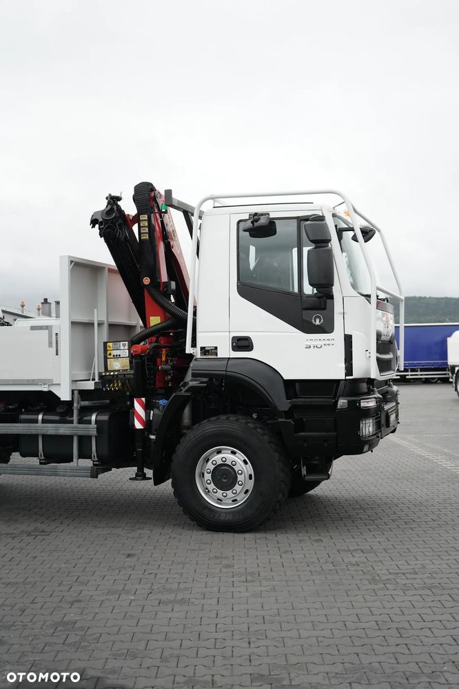 Iveco TRAKKER / 310 / EEV / 4 X 4 / SKRZYNIOWY + HDS / PALFINGER PK 12002 / PILOT - 33