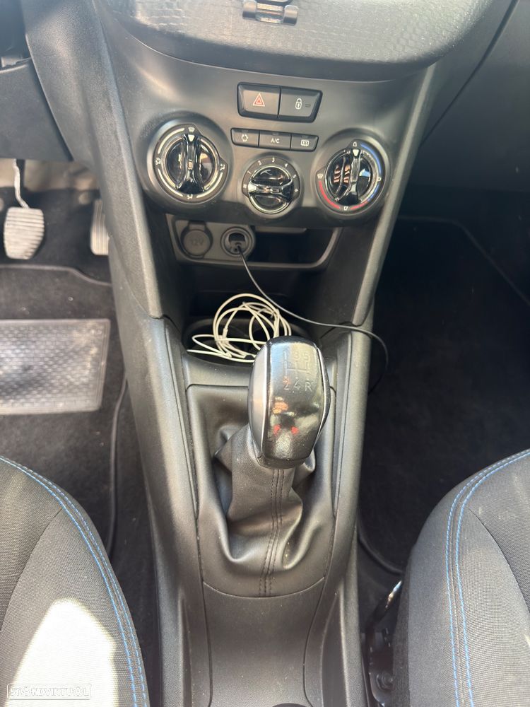 Peugeot 208 1.2 PureTech Style - 12